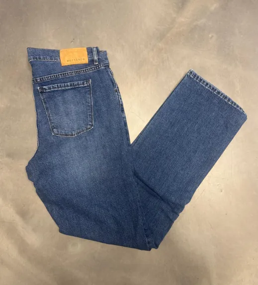 Straight Ridge Jeans